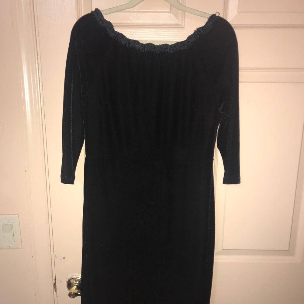 Black Off the shoulder Velvet dress